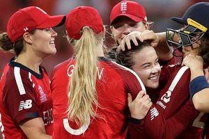 Tim Macdonald appointed as England women's new senior assistant coach