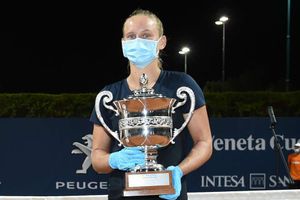 Ferro springs shock in Palermo, wins WTA's first tournament since March
