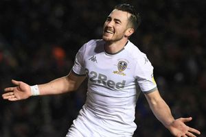 Jack Harrison stays on for third loan spell at Leeds United