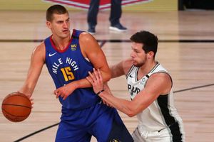 Popovich likens Jokic to a 'reincarnation of Larry Bird'
