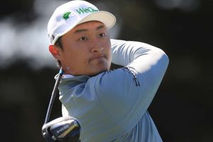 Flawless Li soars into lead at US PGA Championship