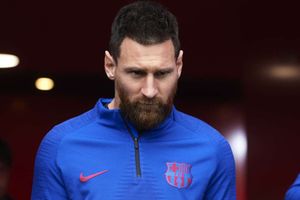 Rumour Has It: Man City ready to offer cash plus three players for Messi, Juve want Suarez