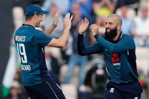 England vs Ireland: Monty Panesar wants 'natural leader' Moeen Ali to captain England in 3rd ODI
