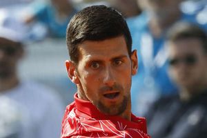 Djokovic withdraws from doubles match with neck pain
