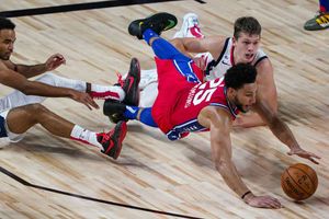 Philadelphia 76ers awaiting news on Simmons knee injury
