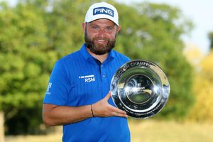 Sullivan enjoys home comforts at English Championship