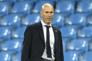 I am the coach of Real Madrid, that's it – Zinedine Zidane dismisses doubts over his future
