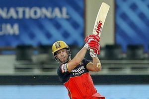 AB de Villiers, the Multiple Task Manager, leaves Royal Challengers Bangalore teammates in awe