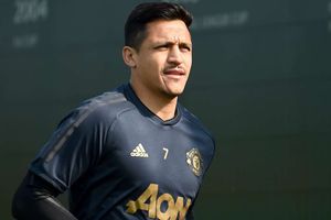 Alexis Sanchez wanted to leave Man Utd after first training session