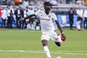 Villa sign ex-Chelsea, Ajax forward Traore from Lyon