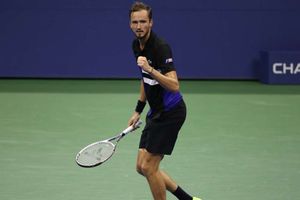 US Open 2020: Medvedev, Thiem dominate on way to quarter-finals