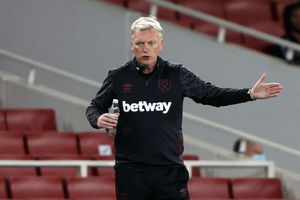 Moyes and two players miss West Ham game after positive COVID-19 tests