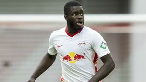Man Utd? I speak with clubs, but we'll see what future holds – Leipzig star Upamecano