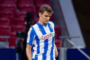 Leeds complete Llorente capture