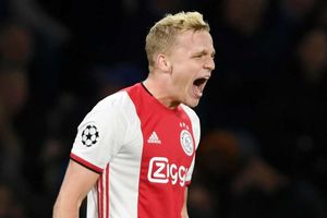 Van der Sar backs Van de Beek to flourish at Man Utd in emotional open letter