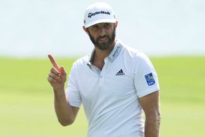 Johnson holds halfway lead at Tour Championship, McIlroy five back