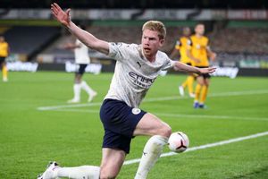 De Bruyne up for title fight after City's winning start at Wolves