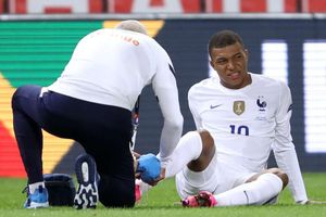 Mbappe's ankle 'hurts a bit' after knock in France's win over Sweden