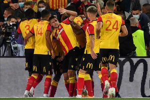 Lens 1-0 Paris Saint-Germain: Depleted PSG defeated after Bulka error