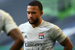 Koeman: Memphis Depay? Barca must sell before buying