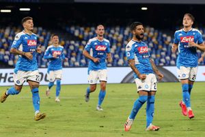 Napoli rubbish reports players undergo cryotherapy in dirty bins