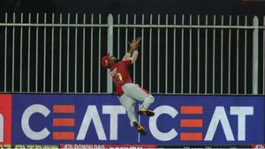 IPL 2020: Rhodes acknowledges God Tendulkar's response to Pooran's unbelievable save