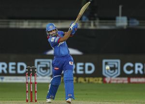 IPL 2020: CSK vs DC: Prithvi Shaw punishes after MS Dhoni's failure to use DRS