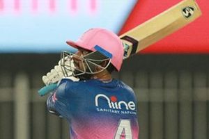 Tewatia seen doing Cottrell ‘salute’ in dressing room
