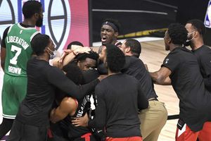 Anunoby's buzzer-beating three lifts struggling Raptors, Kawhi's Clippers win opener