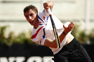 Medvedev stunned by Humbert in Hamburg opener