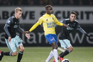 Van de Beek honours Nouri with Man United number choice