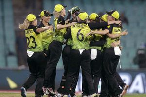 Australia women match Ponting-era record with 21 straight wins