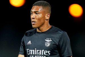 Tottenham agree loan deal for Benfica's Carlos Vinicius