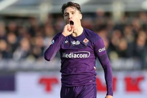 Rumour Has It: Manchester United's Chiesa enquiry turned down, snubbed by Porto over Telles