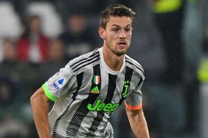 Rennes sign Rugani and Dalbert on season-long loan deals
