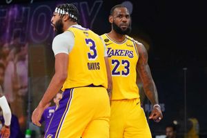 NBA Finals: LeBron and Davis lead Lakers in Game 1 blowout of Heat