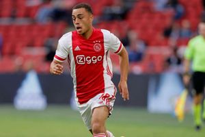 Barcelona beat Bayern Munich to signing of Dest from Ajax
