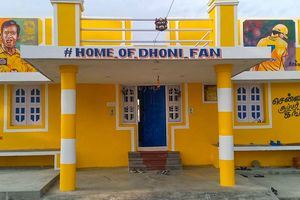 MS Dhoni blown away as fan paints his house yellow