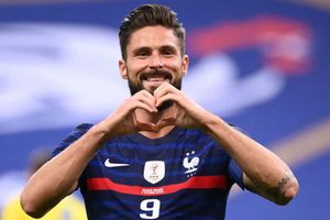 France 7-1 Ukraine: Centurion Giroud caps landmark appearance with double
