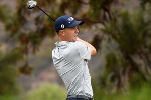 Thomas leads Zozo Championship after another 65, Tiger bounces back