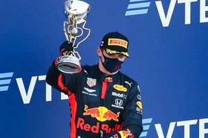 Verstappen committed to Red Bull despite engine concerns, says Horner