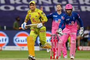 MS Dhoni completes 4000 runs for CSK and 150 dismissals in IPL