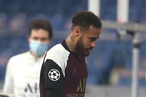 Injured Neymar out for PSG and doubtful for Brazil