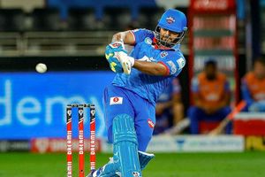 Rishabh Pant completes 2,000 runs in IPL