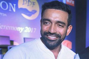 Robin Uthappa's dark night: Caught applying saliva on ball, goes past Virat Kohli in unwanted record