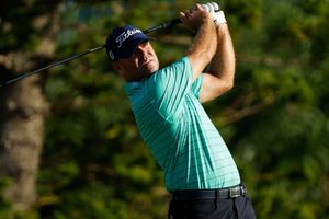 Armour, Clark share lead at Bermuda Championship