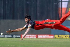 IPL 2020: Sundar enjoys bowling with Chahal