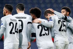 Salzburg 2-6 Bayern Munich: Lewandowski nets twice as late flurry keeps champions perfect