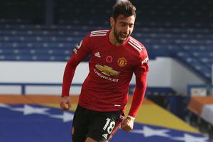 Everton 1-3 Manchester United: Fernandes leads Solskjaer to valuable victory