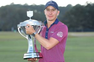Ortiz holds off Johnson, Matsuyama to win Houston Open